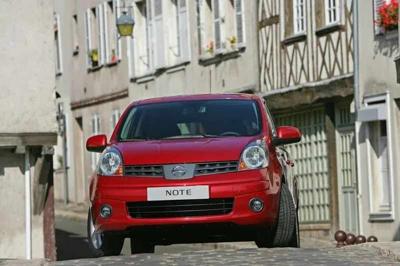 Nissan Note I — фото 2