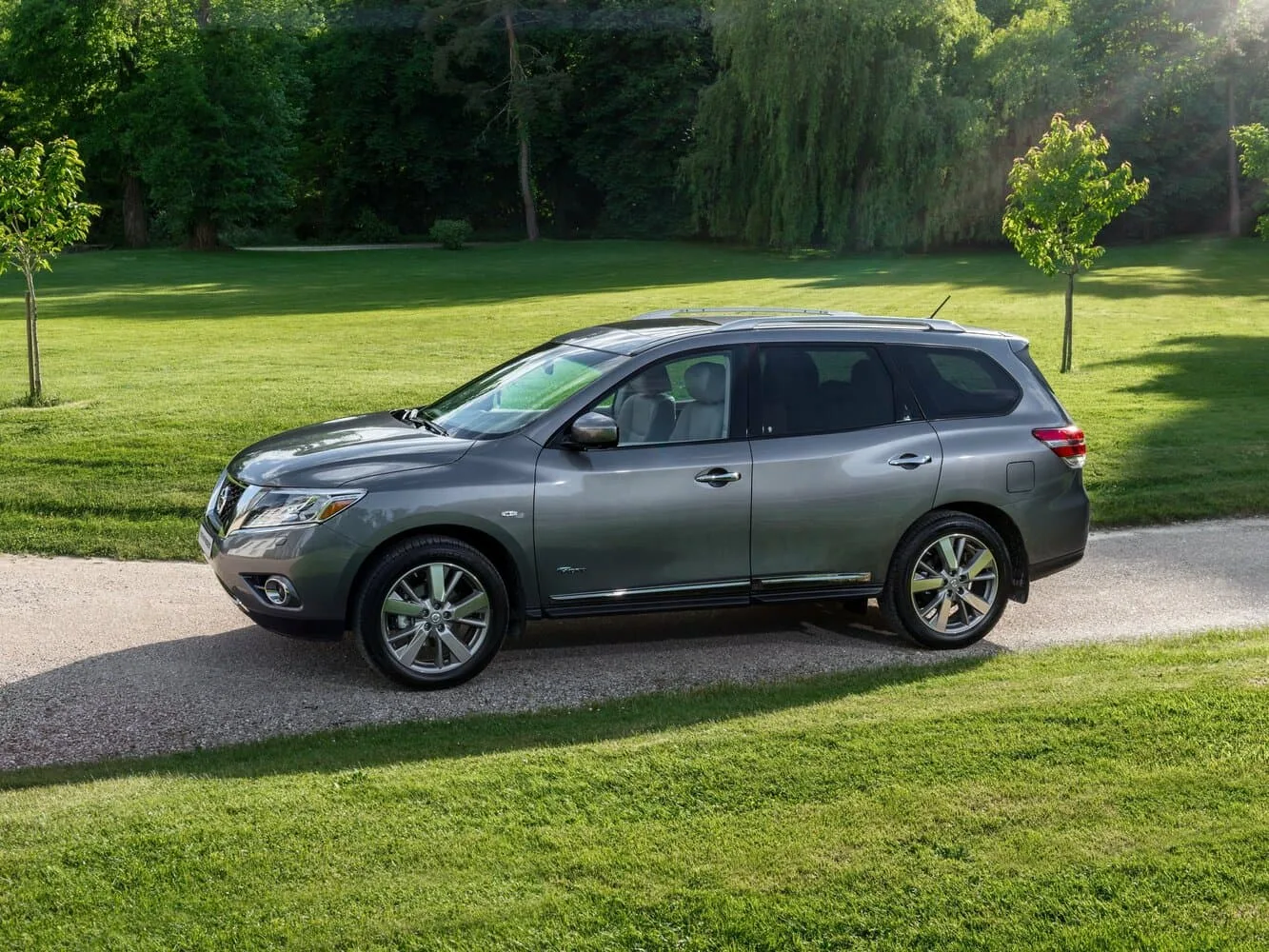 Nissan Pathfinder IV — фото 3