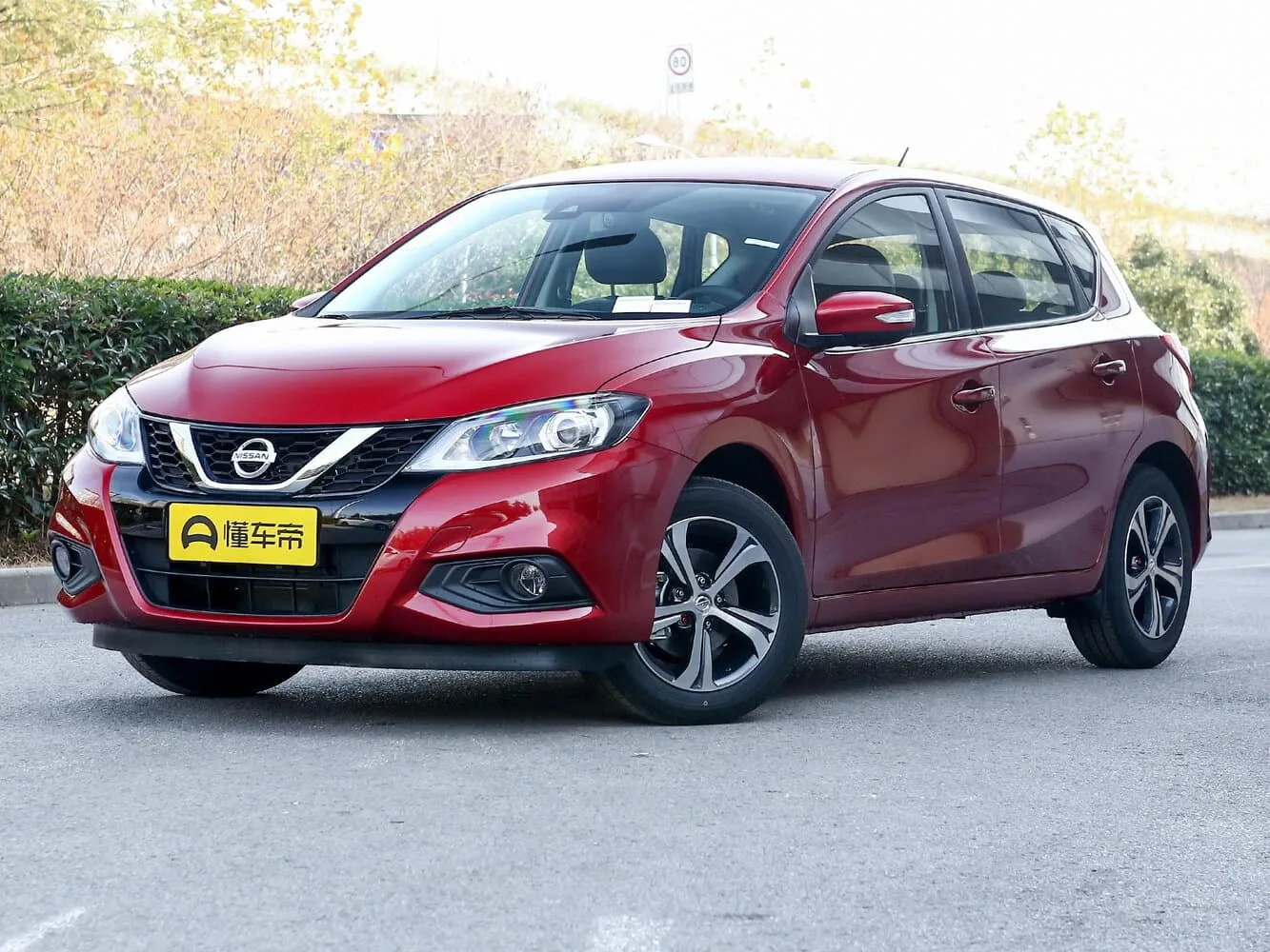 Nissan Tiida II