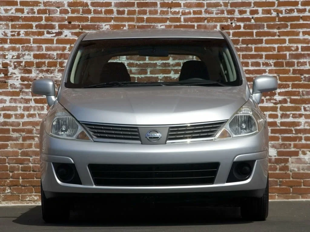 Nissan Versa I — фото 2