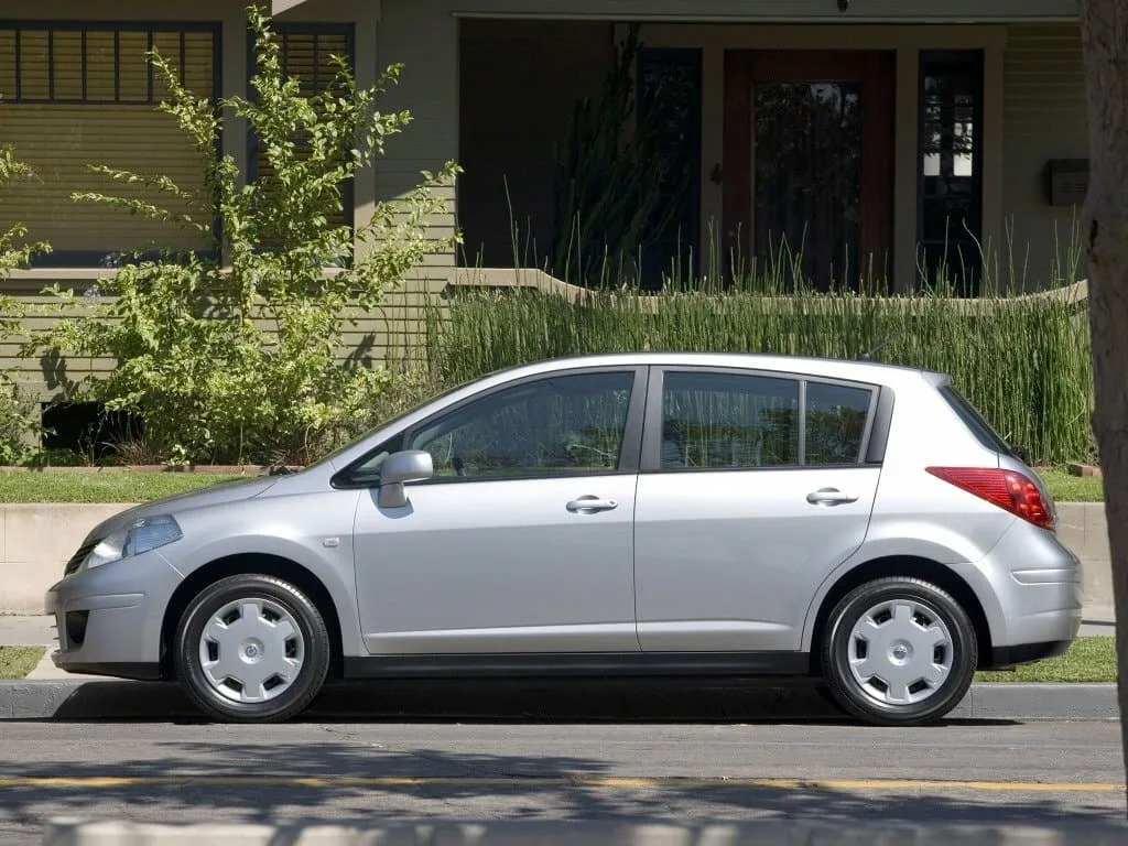 Nissan Versa I — фото 3