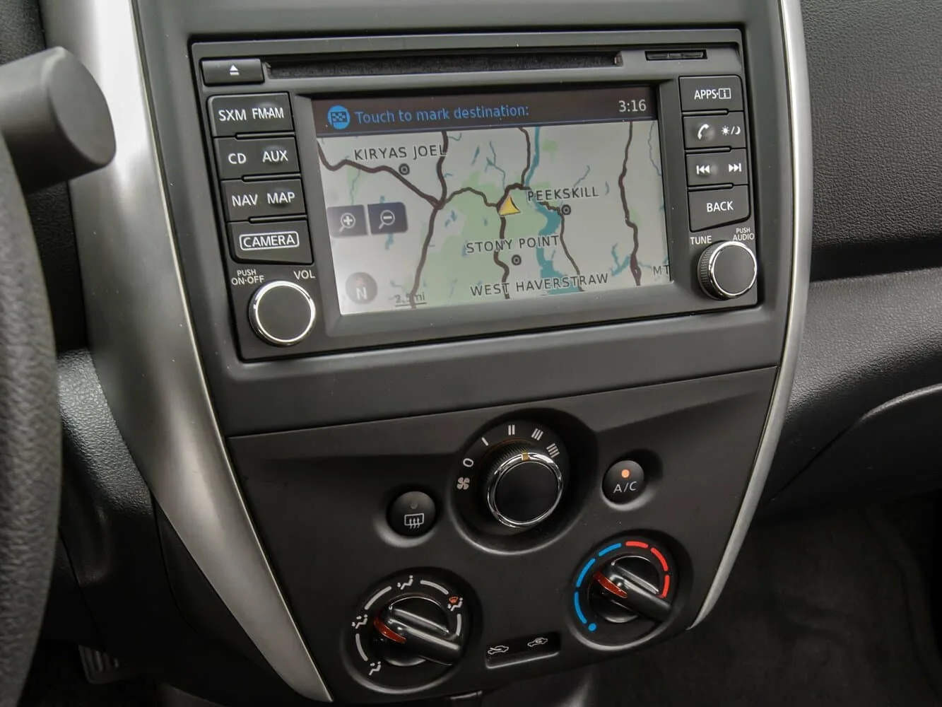 Nissan Versa II Рестайлинг — фото 5