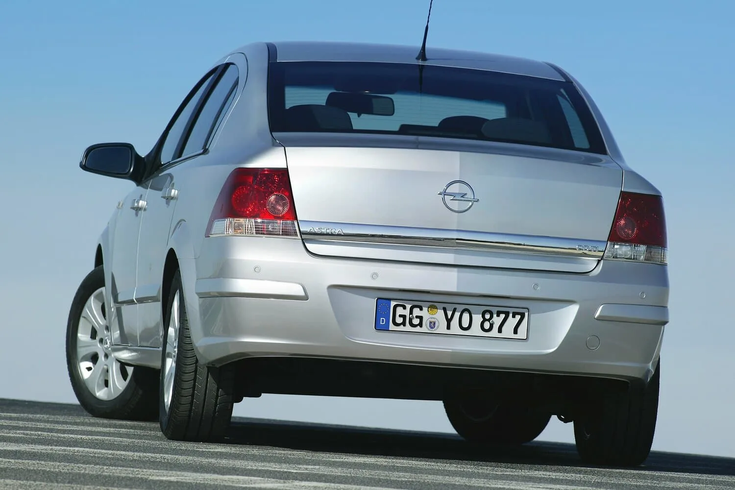 Opel Astra H Рестайлинг — фото 4