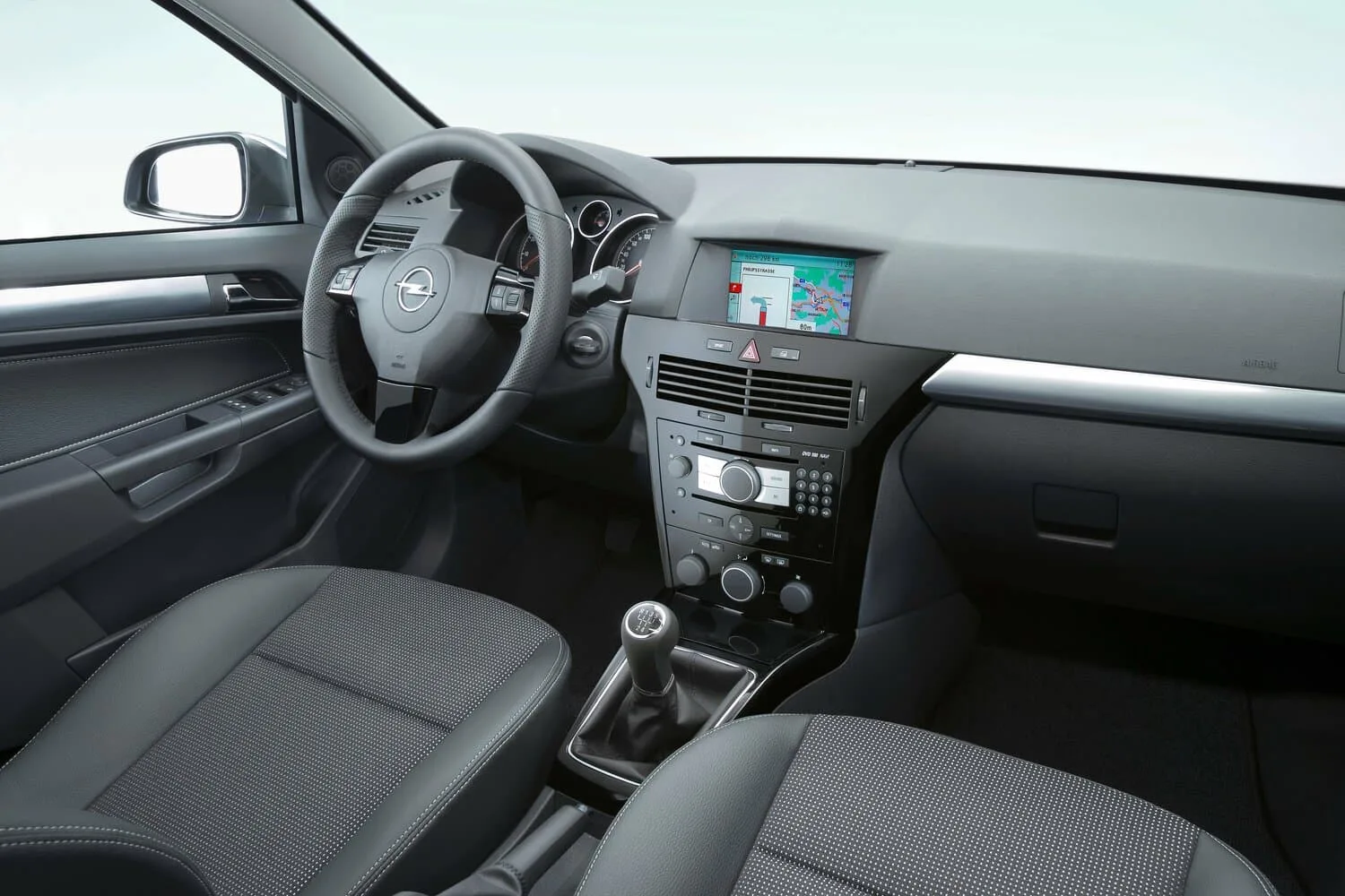 Opel Astra H Рестайлинг — фото 5