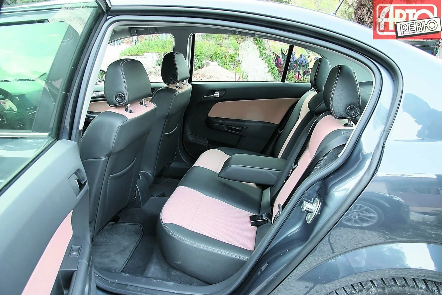 Opel Astra H Рестайлинг — фото 6