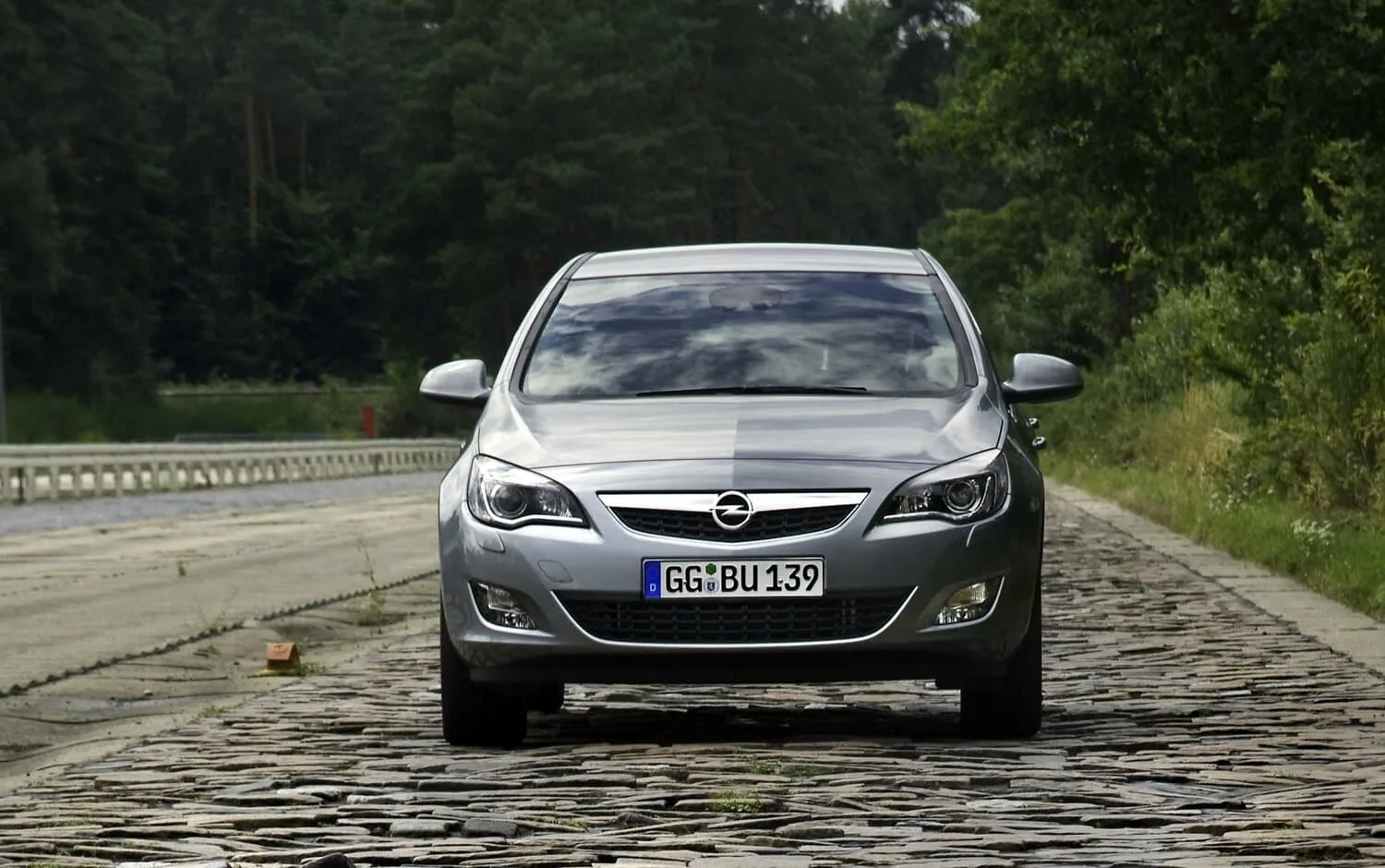 Opel Astra J — фото 2