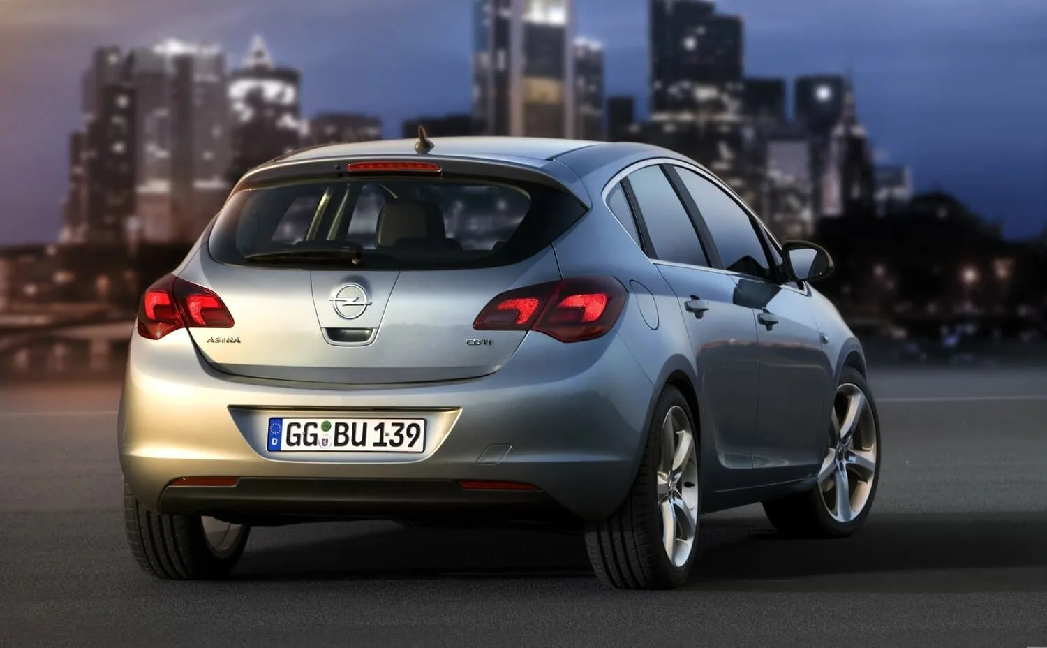 Opel Astra J — фото 4