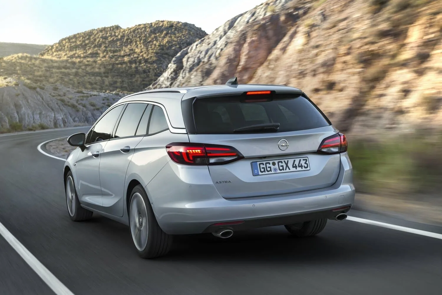 Opel Astra K — фото 4
