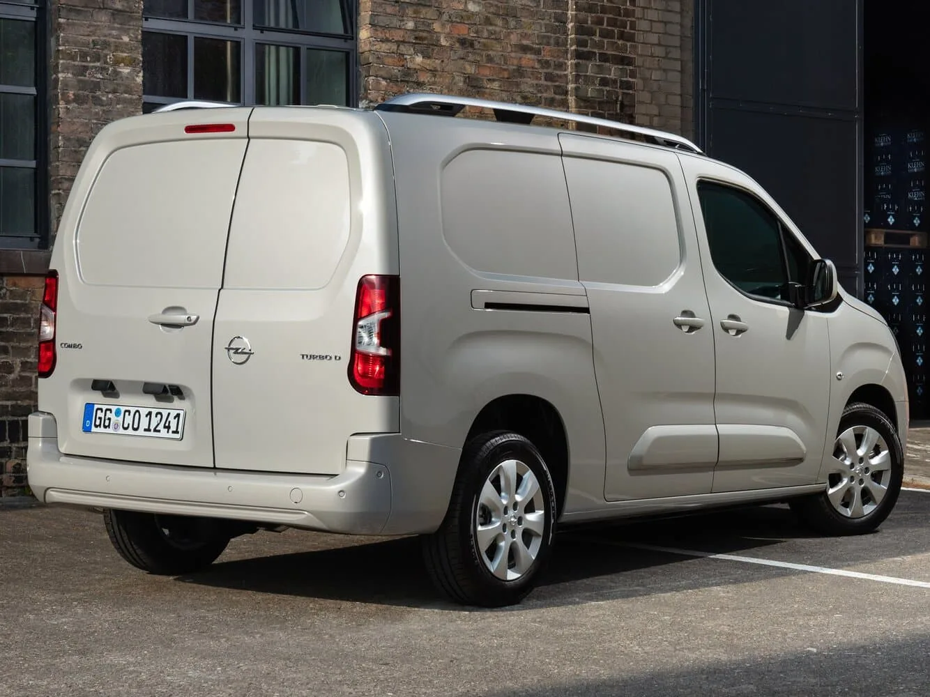 Opel Combo E — фото 3