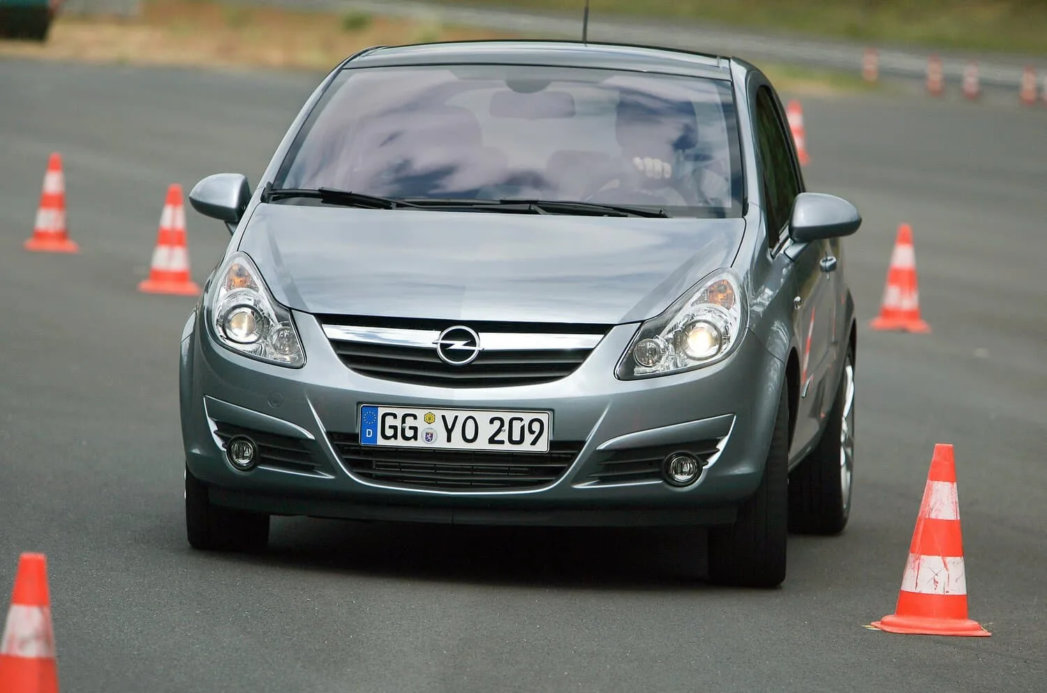 Opel Corsa D — фото 2