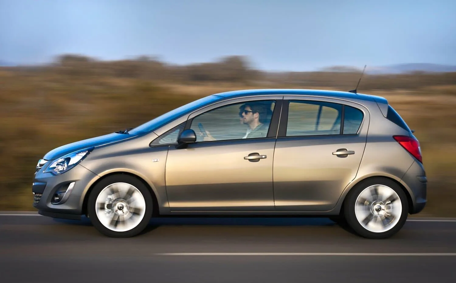 Opel Corsa D Рестайлинг II — фото 3