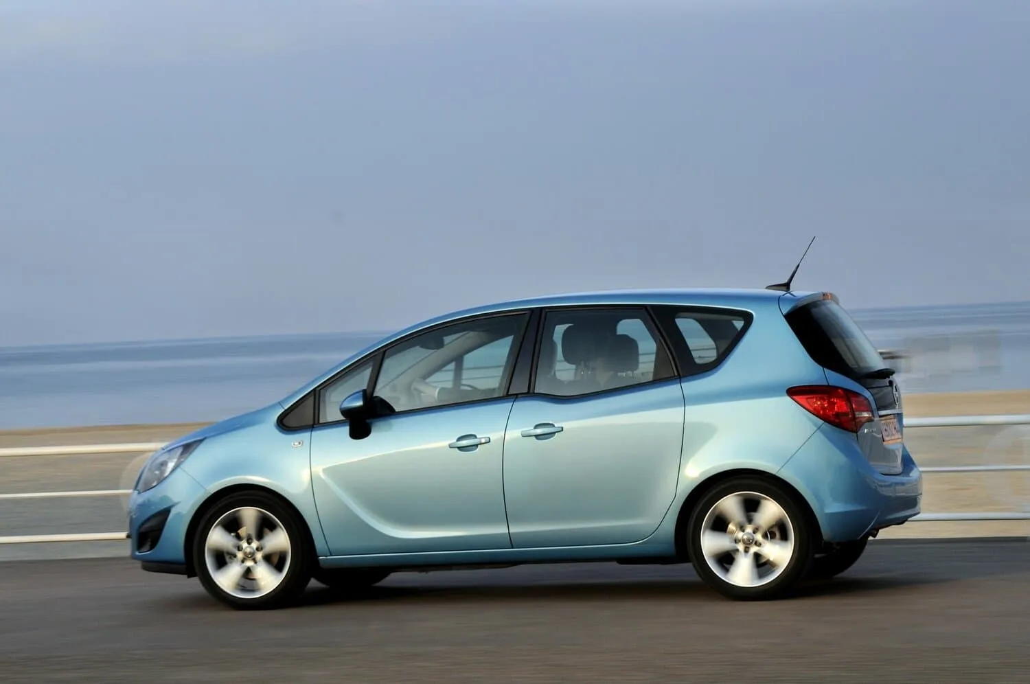 Opel Meriva B — фото 3