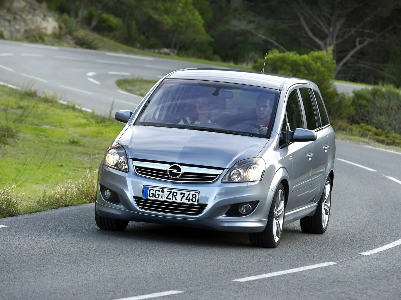 Opel Zafira B Рестайлинг