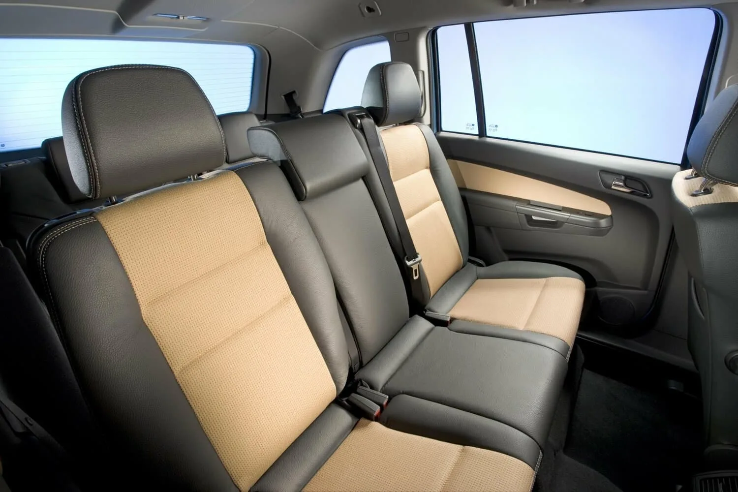 Opel Zafira B Рестайлинг — фото 6