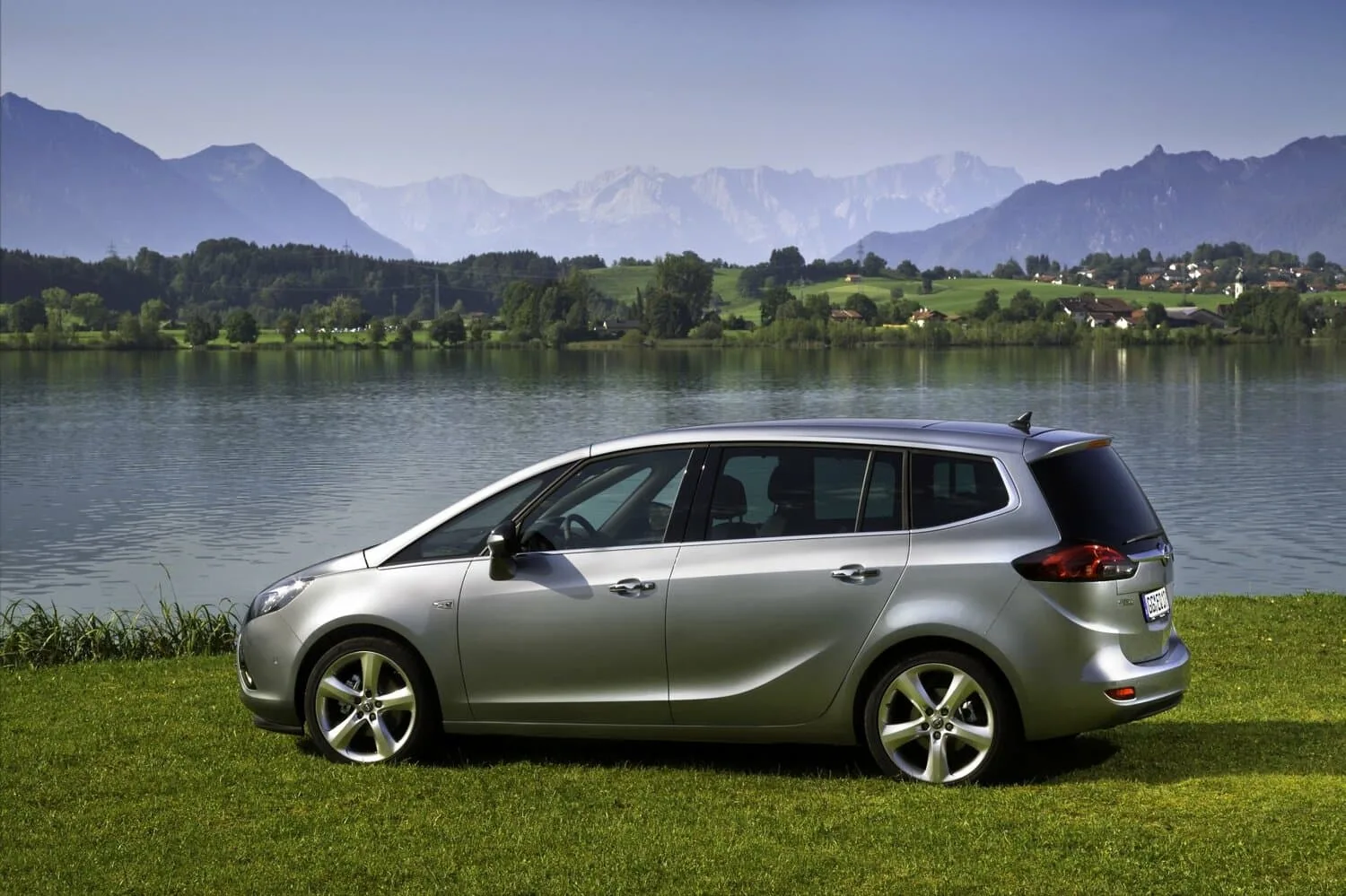Opel Zafira C — фото 3