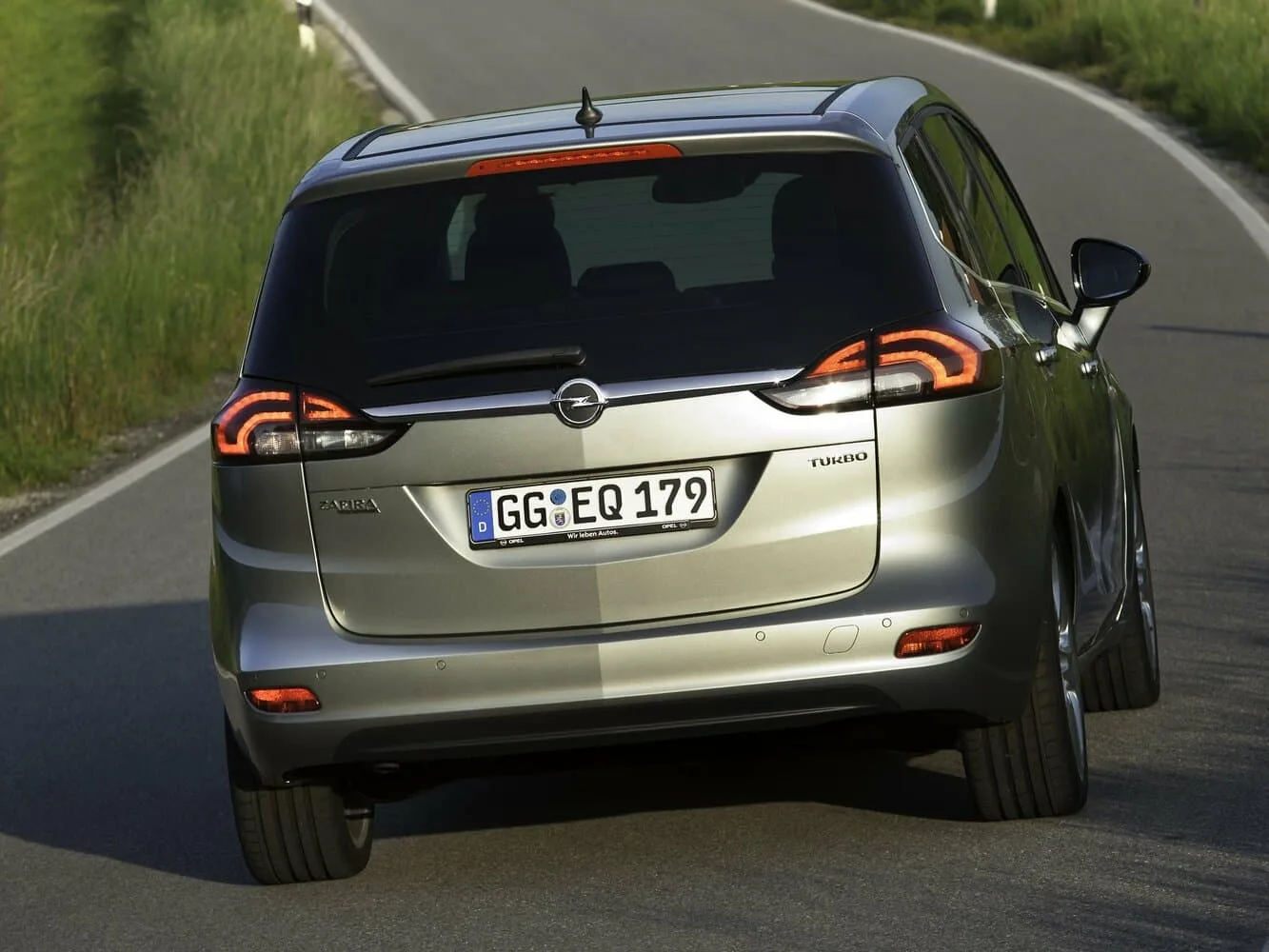 Opel Zafira C — фото 4