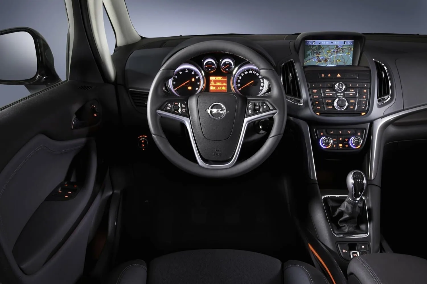 Opel Zafira C — фото 6