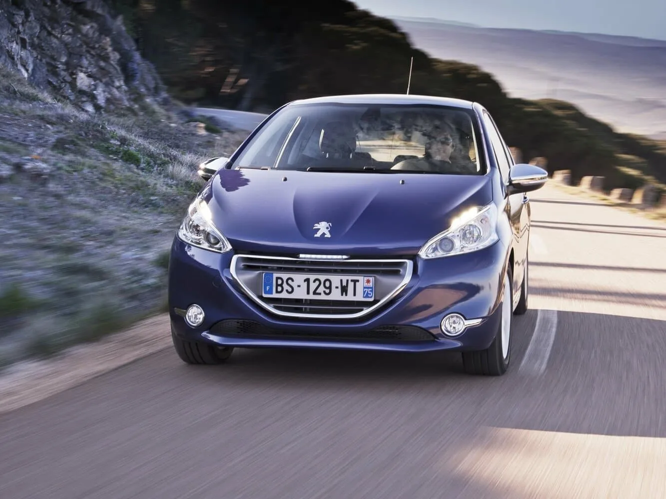 Peugeot 208 I — фото 2