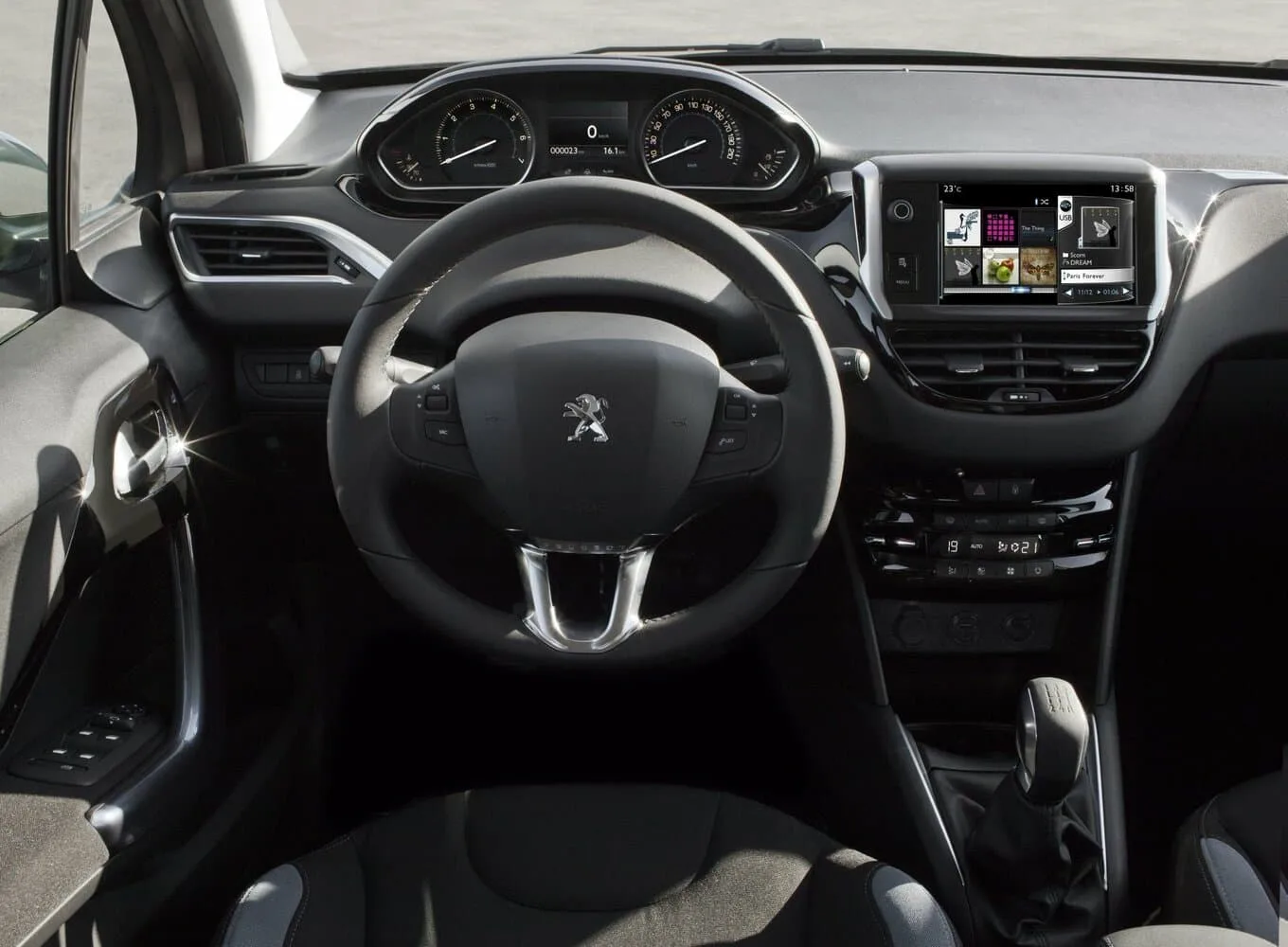 Peugeot 208 I — фото 6