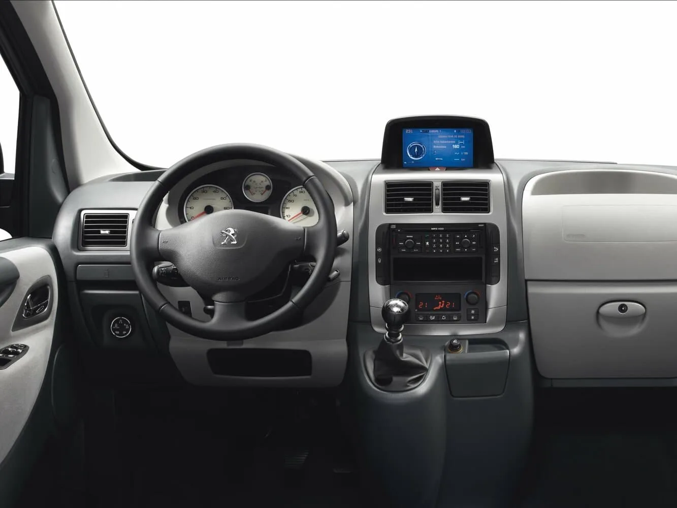 Peugeot Expert II Рестайлинг — фото 4