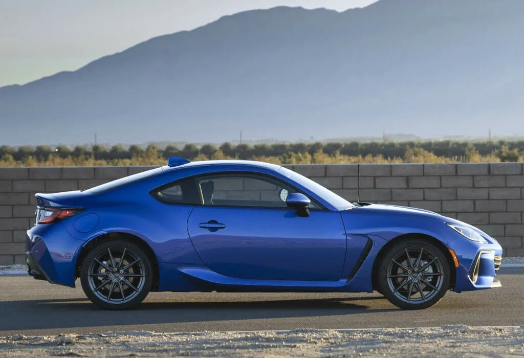 Subaru BRZ II — фото 2