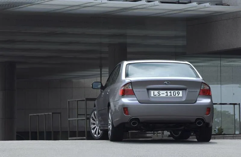 Subaru Legacy IV Рестайлинг — фото 2