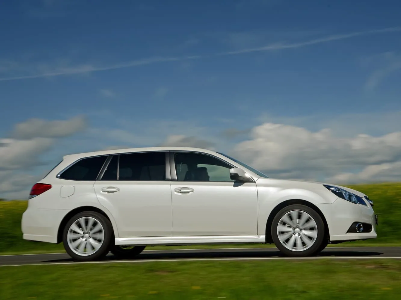 Subaru Legacy V Рестайлинг — фото 2