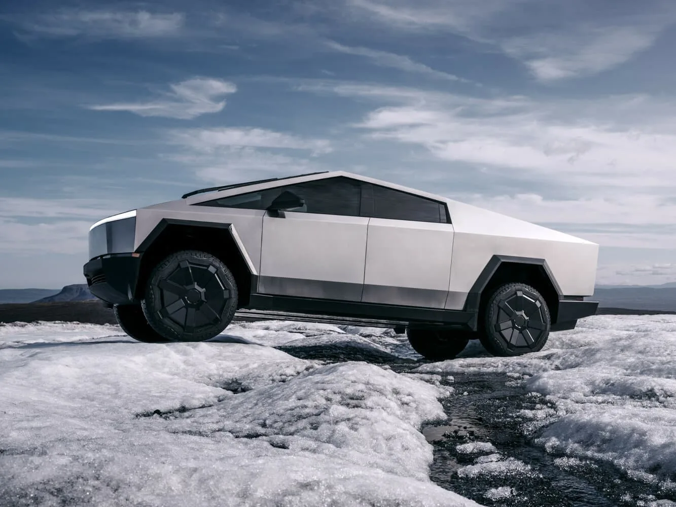 Tesla Cybertruck 2023 — 2026