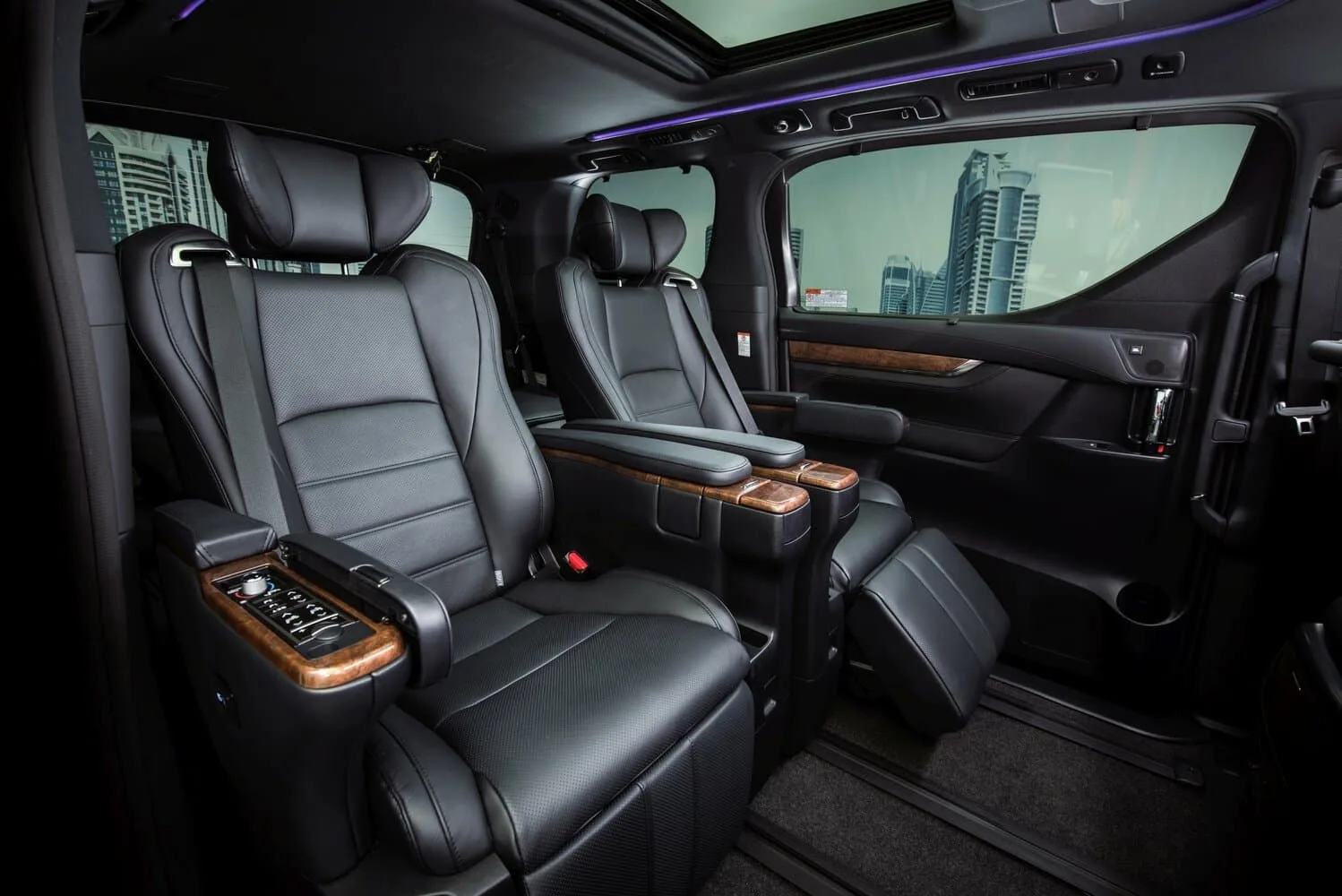 Toyota Alphard III — фото 6