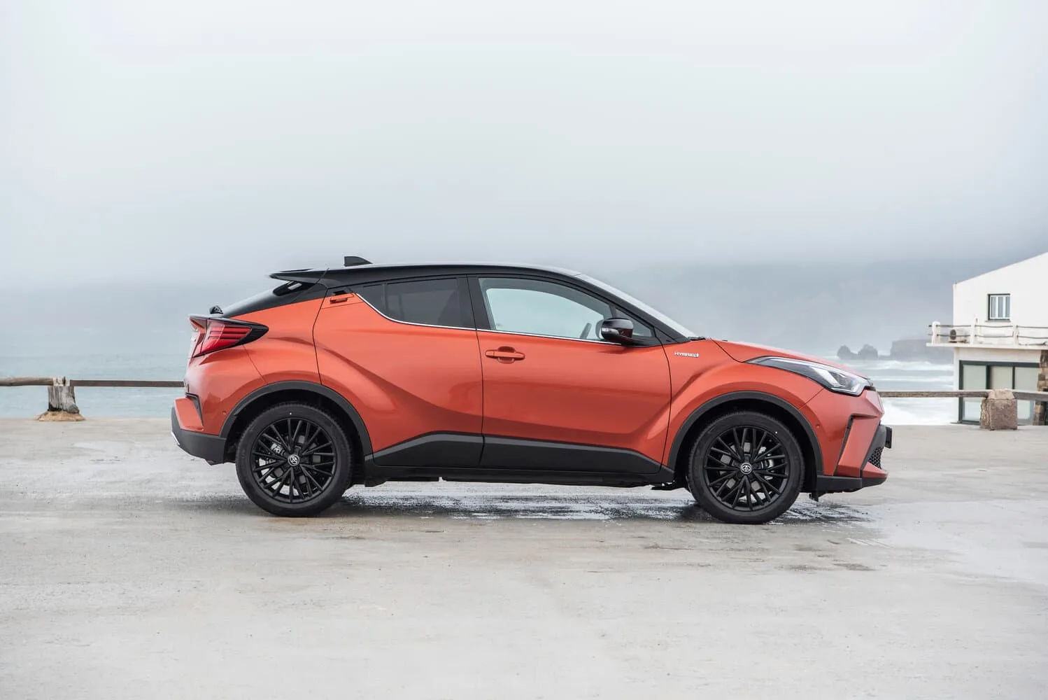 Toyota C-HR I Рестайлинг — фото 3