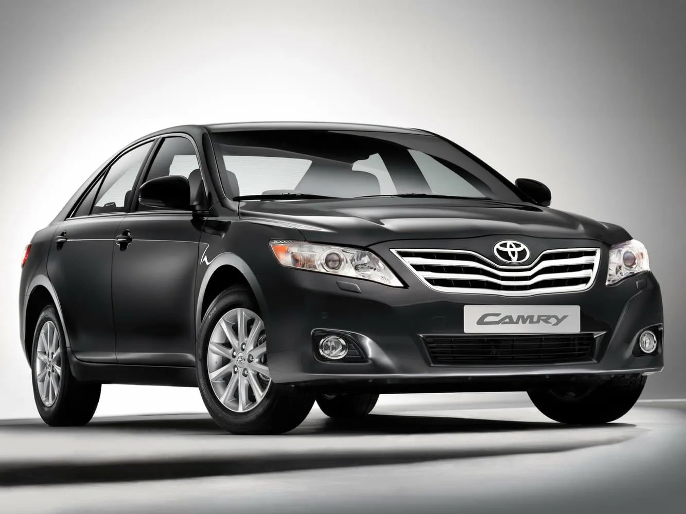 Toyota Camry VI