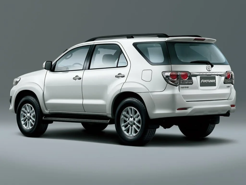 Toyota Fortuner I — фото 3