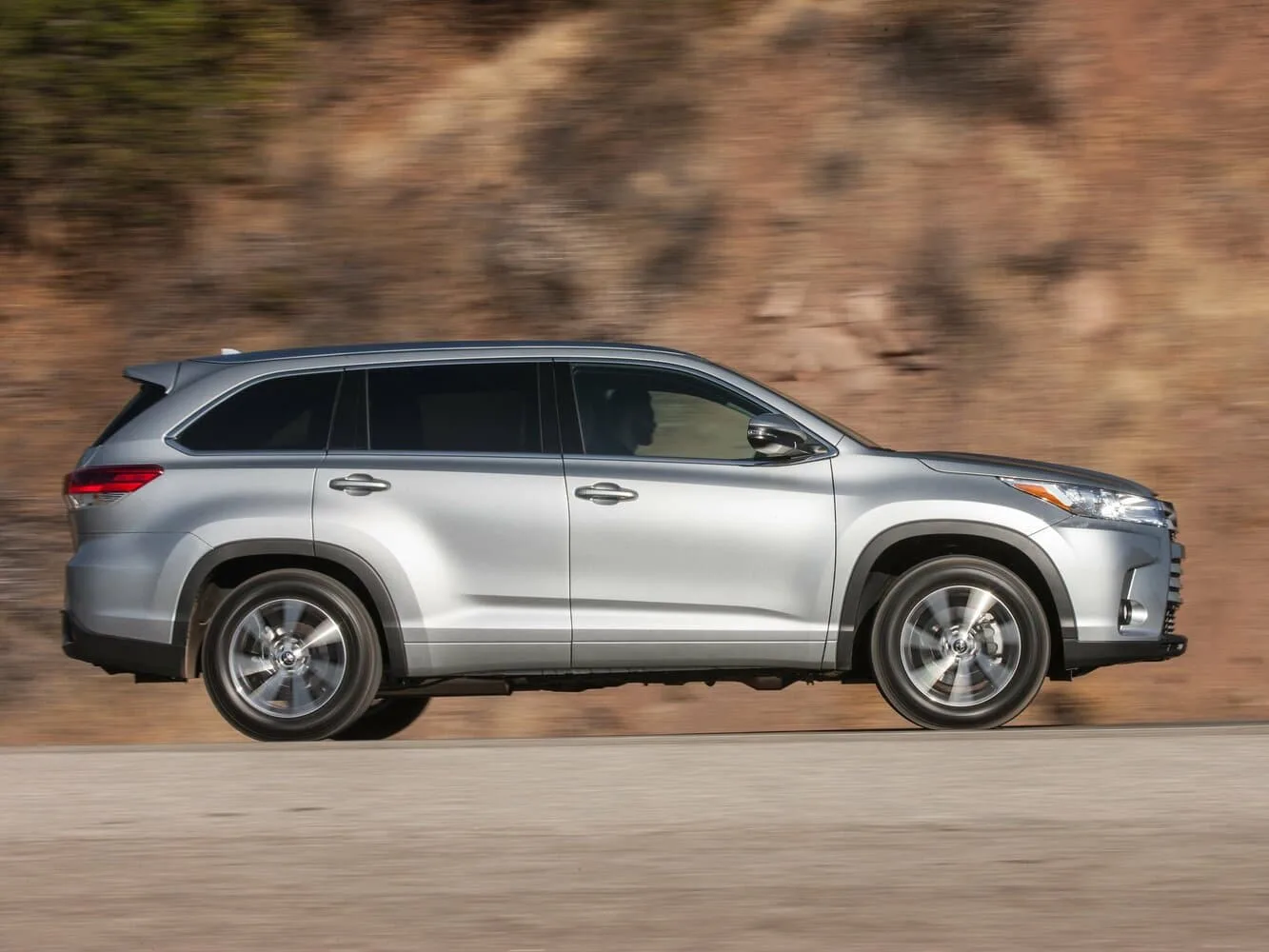 Toyota Highlander III — фото 3