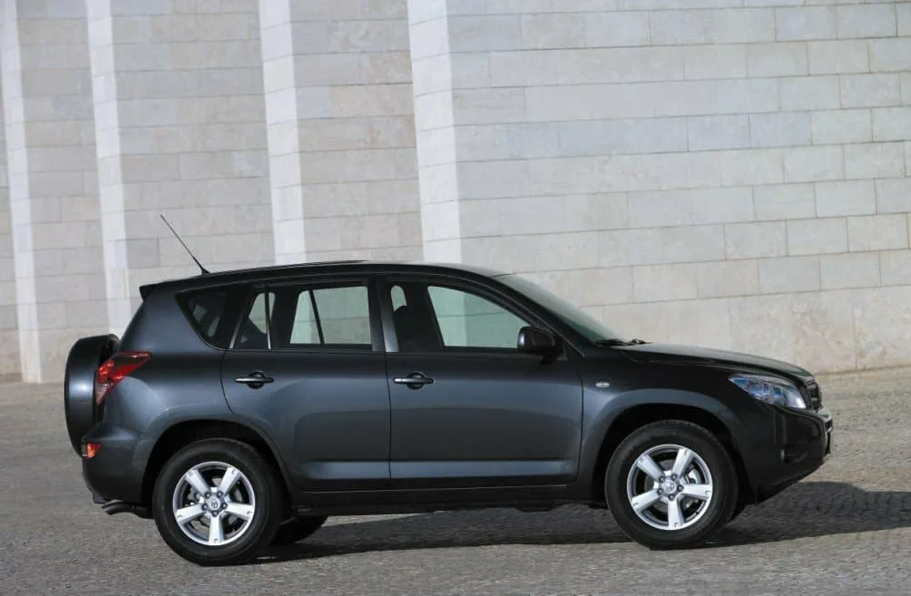 Toyota RAV4 III — фото 3