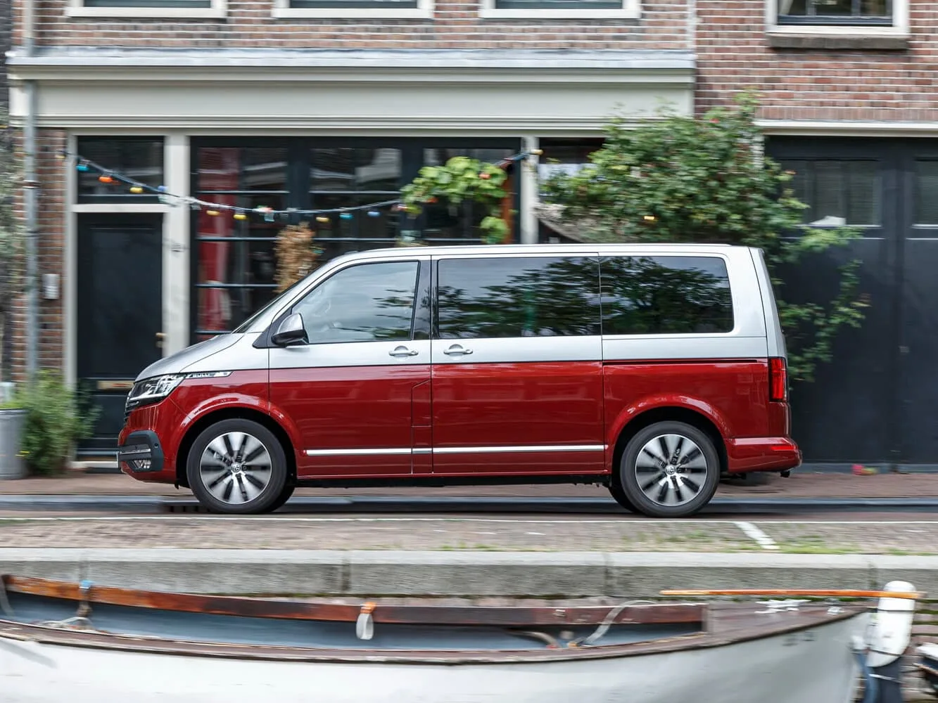 Volkswagen Multivan T6 Рестайлинг — фото 3
