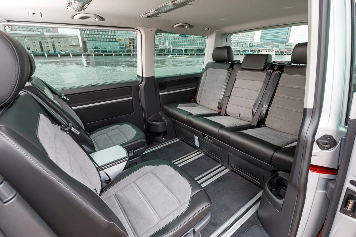 Volkswagen Multivan T6 Рестайлинг — фото 5