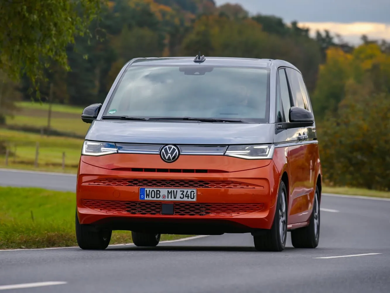Volkswagen Multivan T7 — фото 2