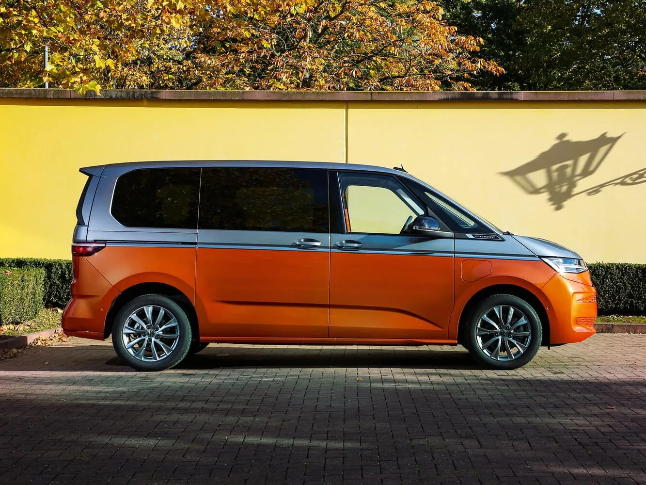 Volkswagen Multivan T7 — фото 3