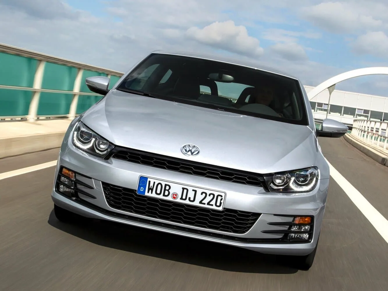 Volkswagen Scirocco III Рестайлинг — фото 2