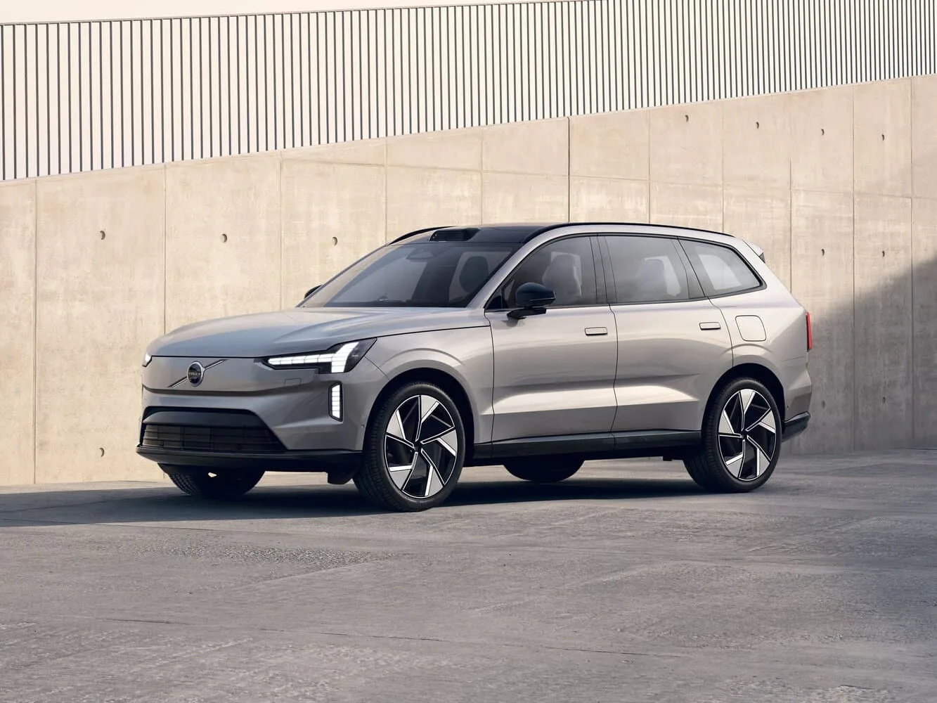 Volvo EX90 2023 — 2026
