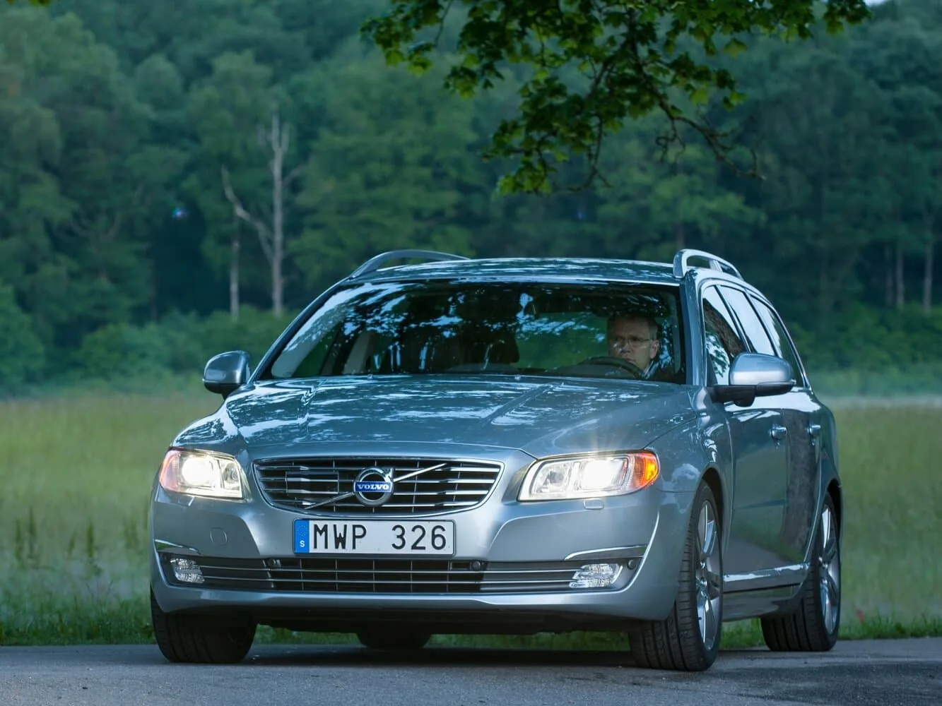 Volvo V70 III Рестайлинг — фото 2