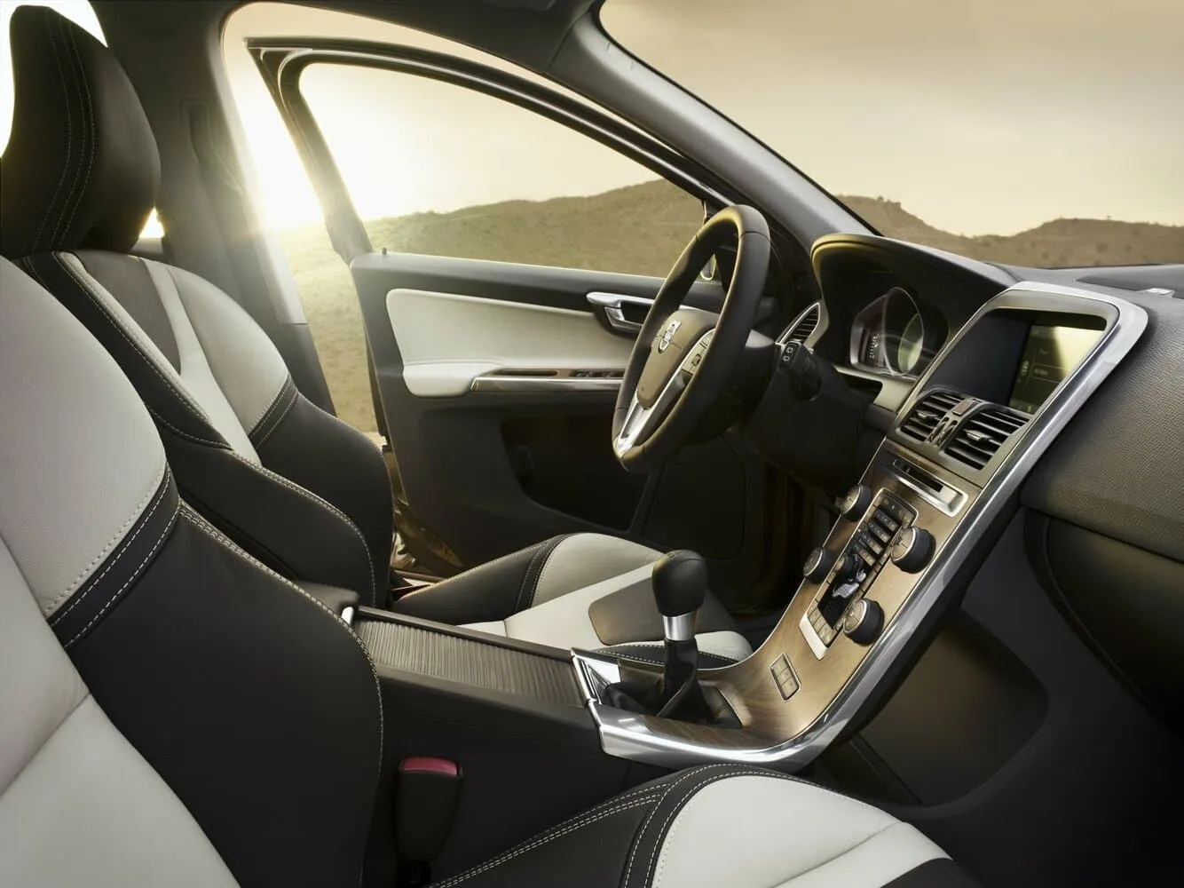 Volvo XC60 I Рестайлинг — фото 5